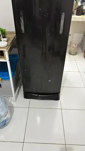 Kulkas Aqua 1 pintu