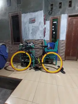 Sepeda Fixie hitam