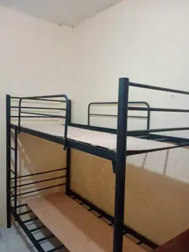 Ranjang / Tempat Tidur Tingkat Besi