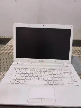 Laptop Samsung NP275E4V