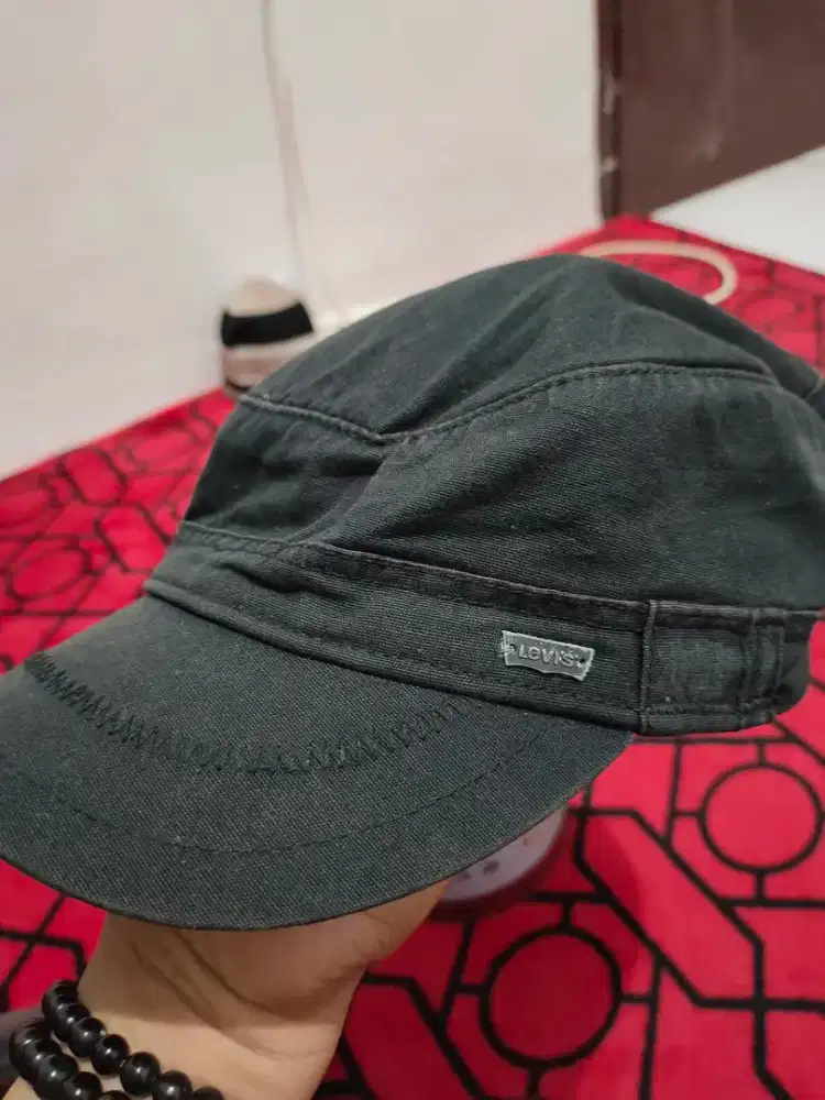 Topi komando brand levis