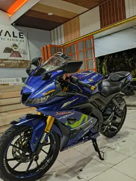 R15 V3 2018 MOVISTAR