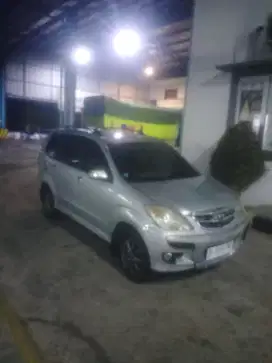 Daihatsu Xenia 2010 Bensin
