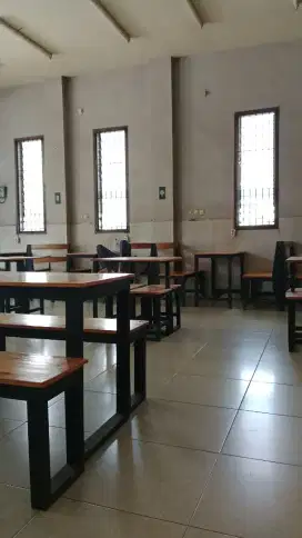 Kursi untuk warkop