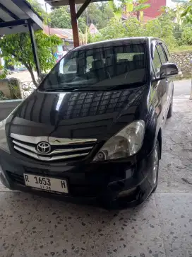 Di jual Murah Kijang Inova Matic 2011