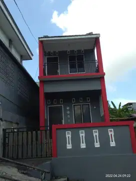 Disewakan rumah tingkat 2 di strat 1 gunung samarinda, Balikpapan