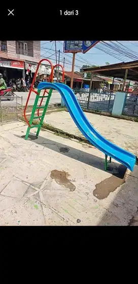 Perosotan, ayunan, jungkat jungkit, playground, mainan Tk