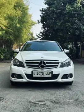 Mercedes benz c200 cgi avg 2012
