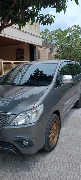 Toyota Kijang Innova 2014 Bensin