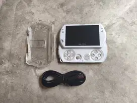 Playstation Portable PSP Go White 16GB Full Game 27