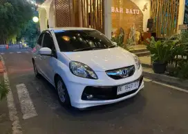 BRIO CBU AT 2013 PUTIH