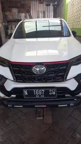Bismillah dijual Toyota Fortuner VRZ TRD Matic diesel 2021 Putih