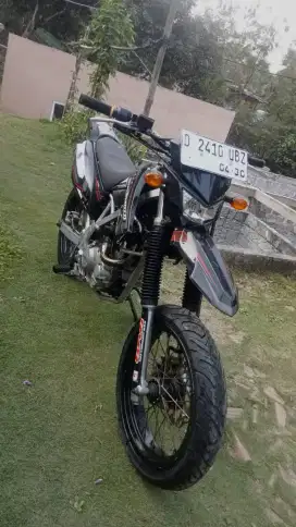 KLX tahun 2015 supermoto