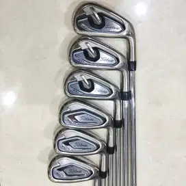 Stik Golf Iron Set Titleist T300 Mulus, 100% Original, Jual Cepat BU