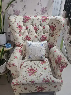Sofa mewah bahan bunga