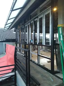 Jasa Pembuatan pintu lipat aluminium