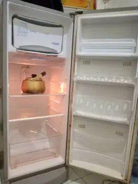 Kulkas aqua pintu 1 normal dingin atas bs buat es batu plus antar