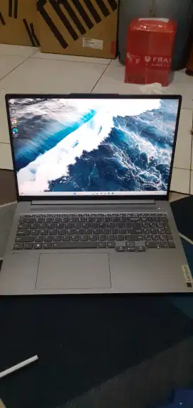 Lenovo IdeaPad Pro 5 16IMH9 core ultra 7