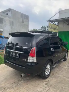 Toyota Kijang Innova 2010 Bensin