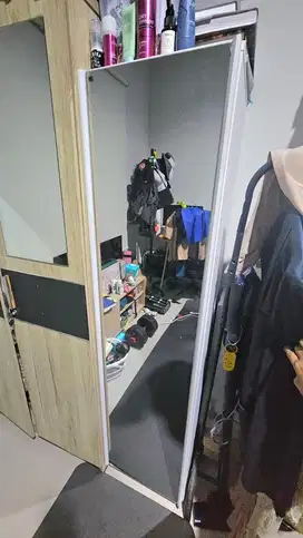 Lemari kaca 1 pintu 4 sekat Informa