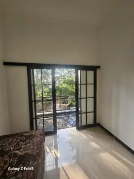 Jasa pemasangan pintu aluminium