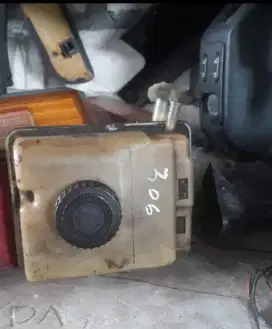 Tangki reservoir oil power steering