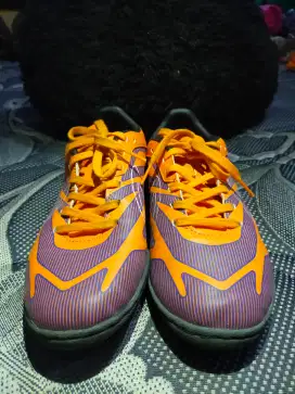 Sepatu Futsal & Mini Soccer