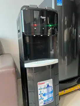 Dispenser air panas dingin