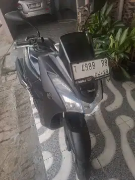 Yamaha Lexi Black