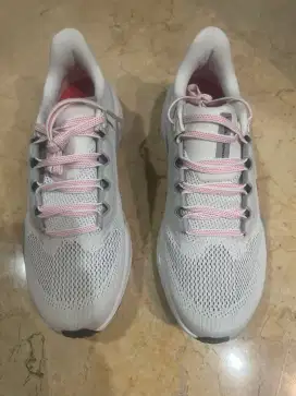 Dijual Sepatu Nike Air Zoom Pegasus White Size 41