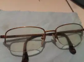 Kacamata Baca Merk St.Dupont Titanium Kondisi Masih Oke.