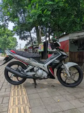 Jupiter MX old 135 hitam silver