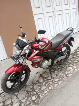 Yamaha vixion old merah