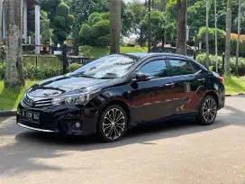 Toyota Corolla Altis V 1.8 LOW KM 2017