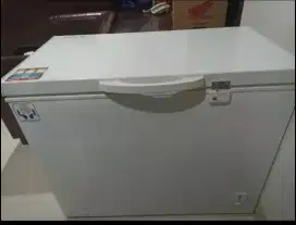 Freezer bukaan tutup atas
