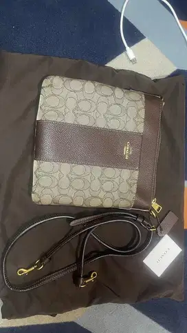 Coach sling bag .. asli keren