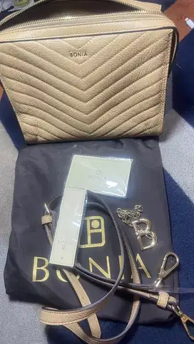 Bonia cambag kulit asli like new