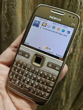 Nokia E72 gold all operator hp baterai
