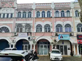 Ruko 3 Lantai Di Alicante Paramount Serpong