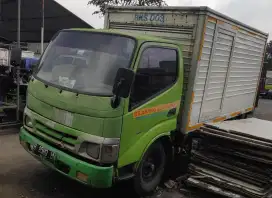 Truk Hino dutro 110sd 4ban th 2007