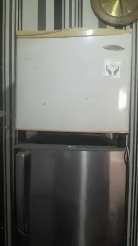 Kulkas toshiba fortable