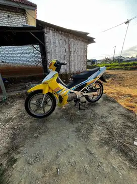 Satria Hiu 2tak LSCM 2004 Asli kuning Putih