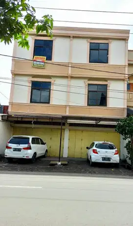 DISEWAKAN RUKO 3 LANTAI