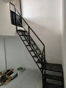 Dijual atau Disewa Rumah Baru 3 Lantai di Palem Lestari Cengkareng