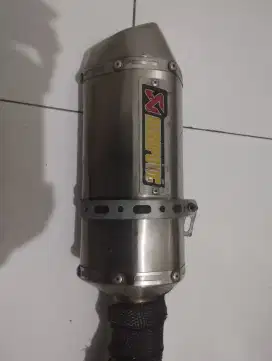Silincer akrapovic
