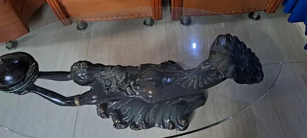 Meja oval kayu jati