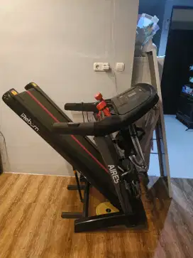 Dijual cepat treadmill elektrik ireborn aires i8