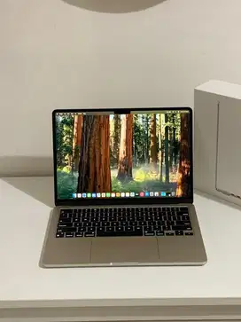 MacBook Air 2024 M3 13 inch 16/256