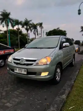 KIJANG INNOVA 2.0 VENTURER AT 2004 VVTi