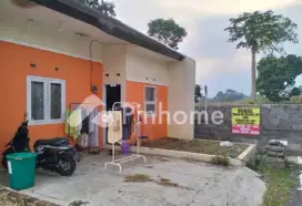 Jual rumah tinggal nyaman ada kebun dan siap huni